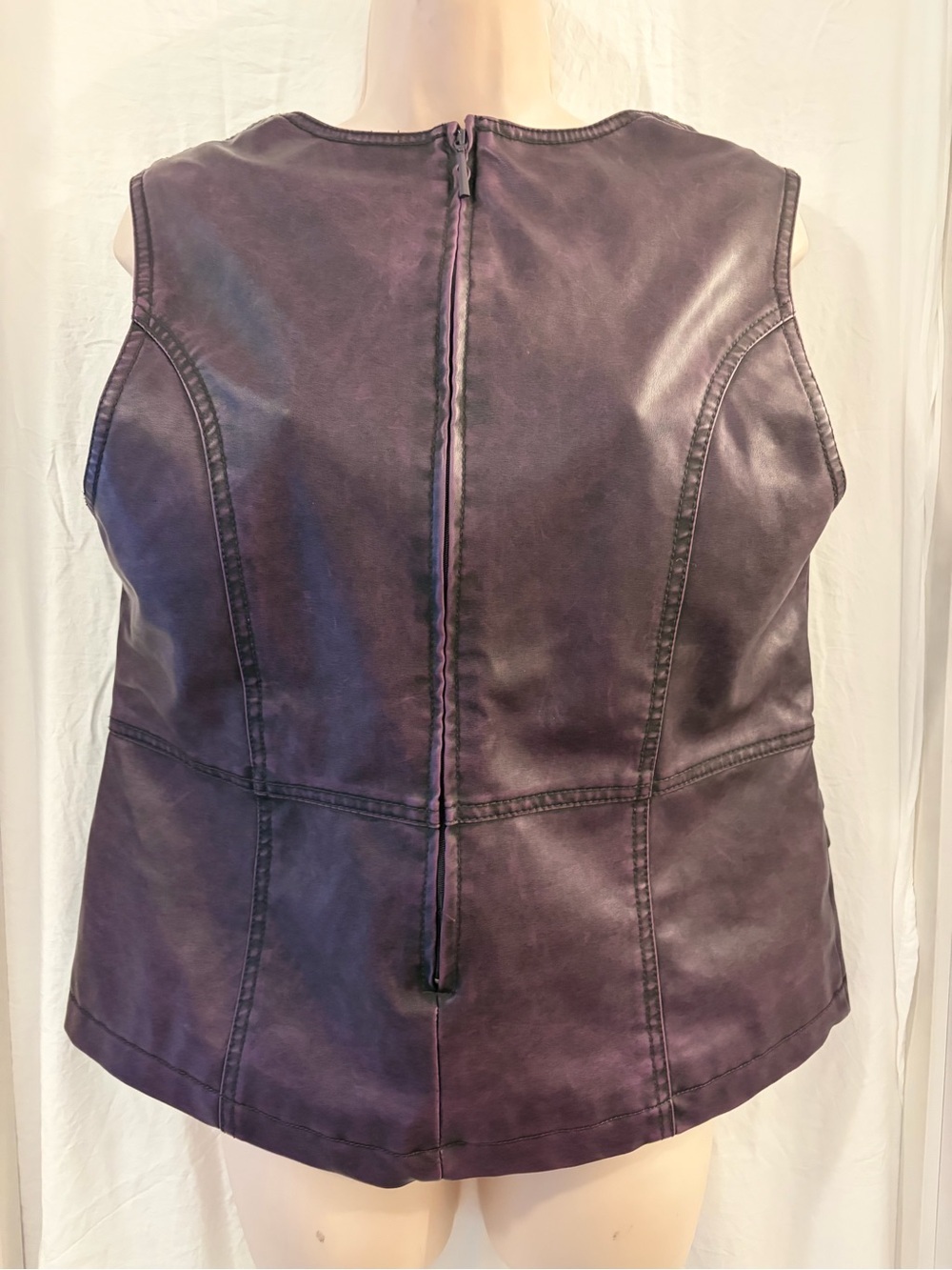 Dollhouse Outerwear Women's Purple Leather Sleeveless Vest NWT